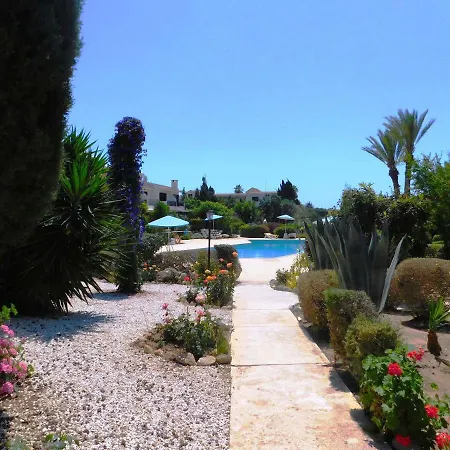 Sea View Apartment, Close To Amenities *