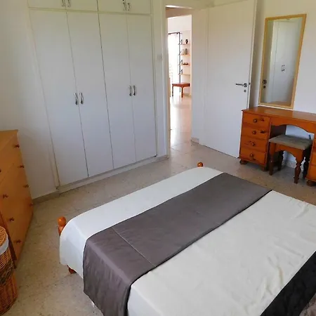 Sea View Apartment, Close To Amenities شقة