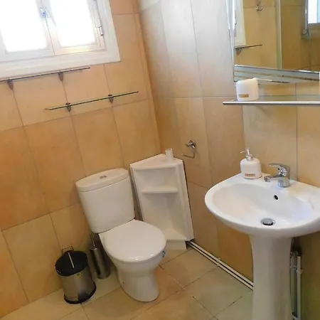 Sea View Apartment, Close To Amenities شقة
