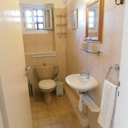 Sea View Apartment, Close To Amenities * Paphos