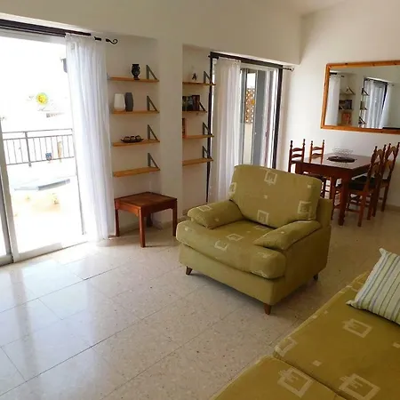 Sea View Apartment, Close To Amenities Apartment Paphos