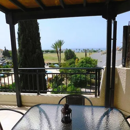 شقة Sea View Apartment, Close To Amenities بافوس